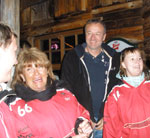 Apr�s Ski, Julian mit Silvia, Hans und Daniela